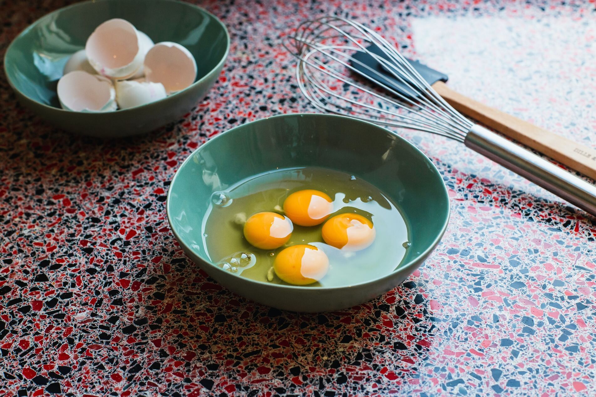 Beat eggs, pepper and salt in bowl until blended.